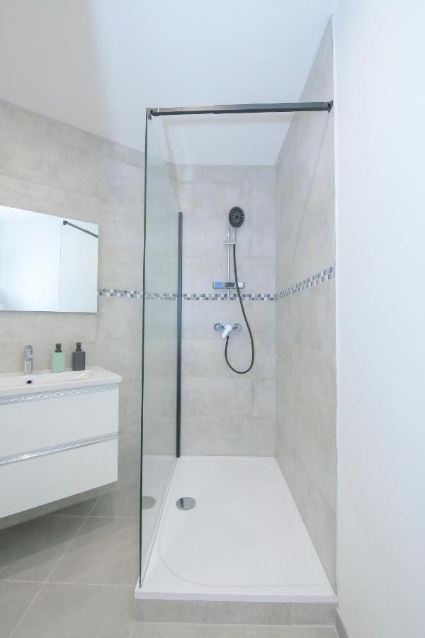 Les Champs, T2 Hypercentre Chic Et Cosy Wifi Par Sovalfi Apartment Saint-Etienne  Ngoại thất bức ảnh